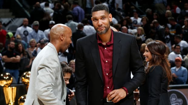 tim_duncan_spurs_assistant_coach_.jpg